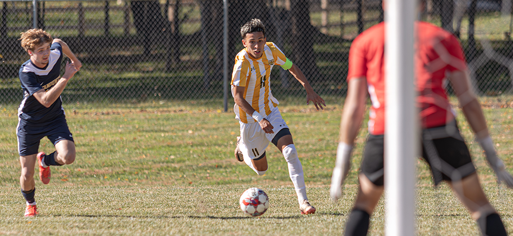 Cougars Clinch Semi-Final Spot with Gritty 2-1 Win!